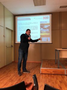 ACG Drone_Guillermo de Roda en un momento de la presentación durante Tecnovid 2018_Viñedo y Olvar