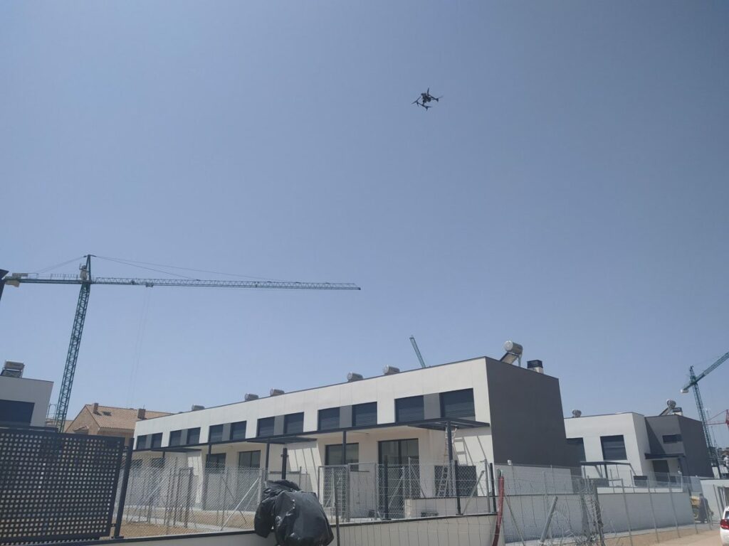 Dron modelo Inspire 2 en vuelo